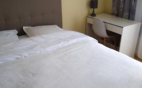 chez Myla chambre avec tv ecran plat